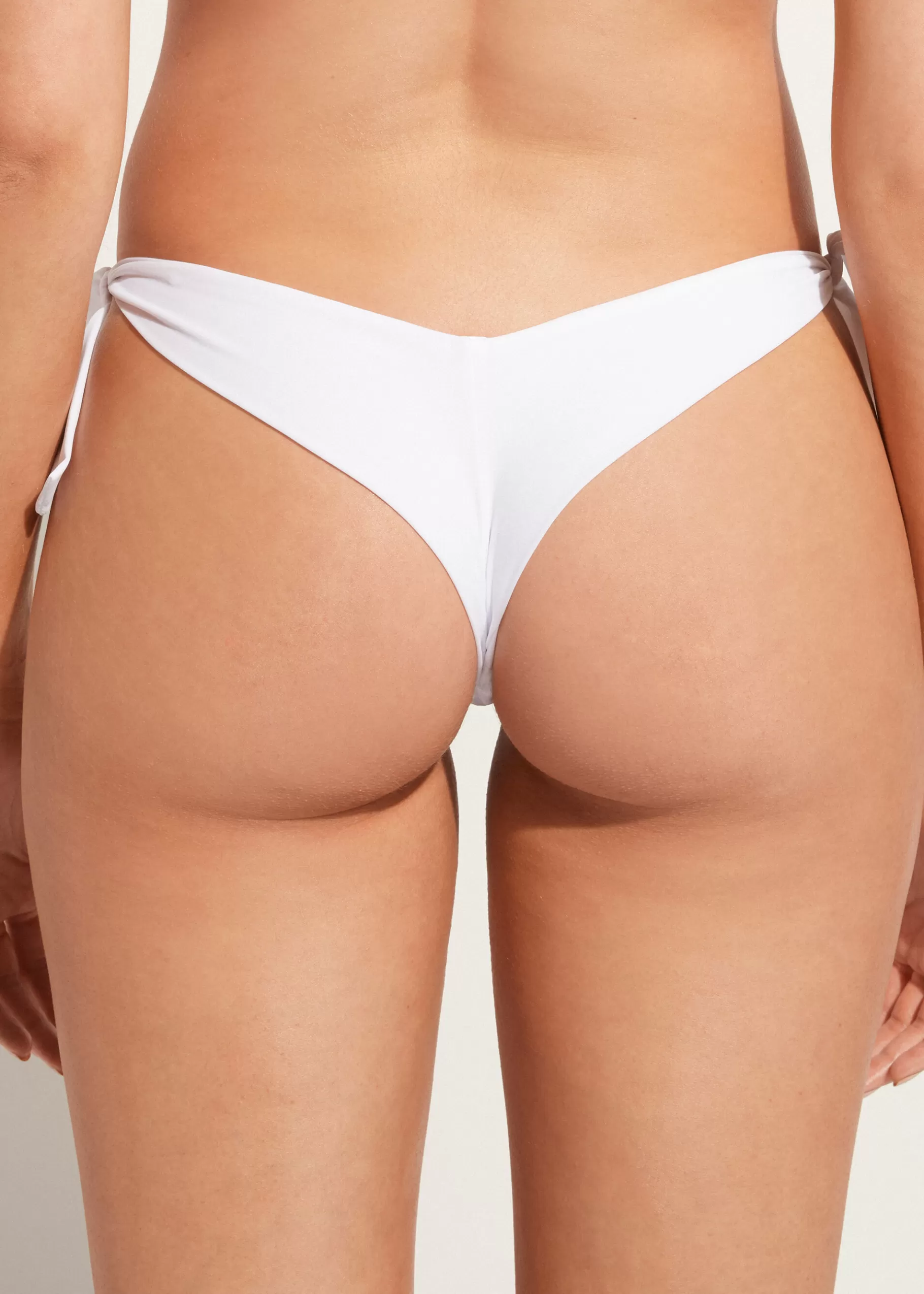 Cheap High-Leg V-Cut Brazilian Bikini Bottoms Mumbai Women Bikini
