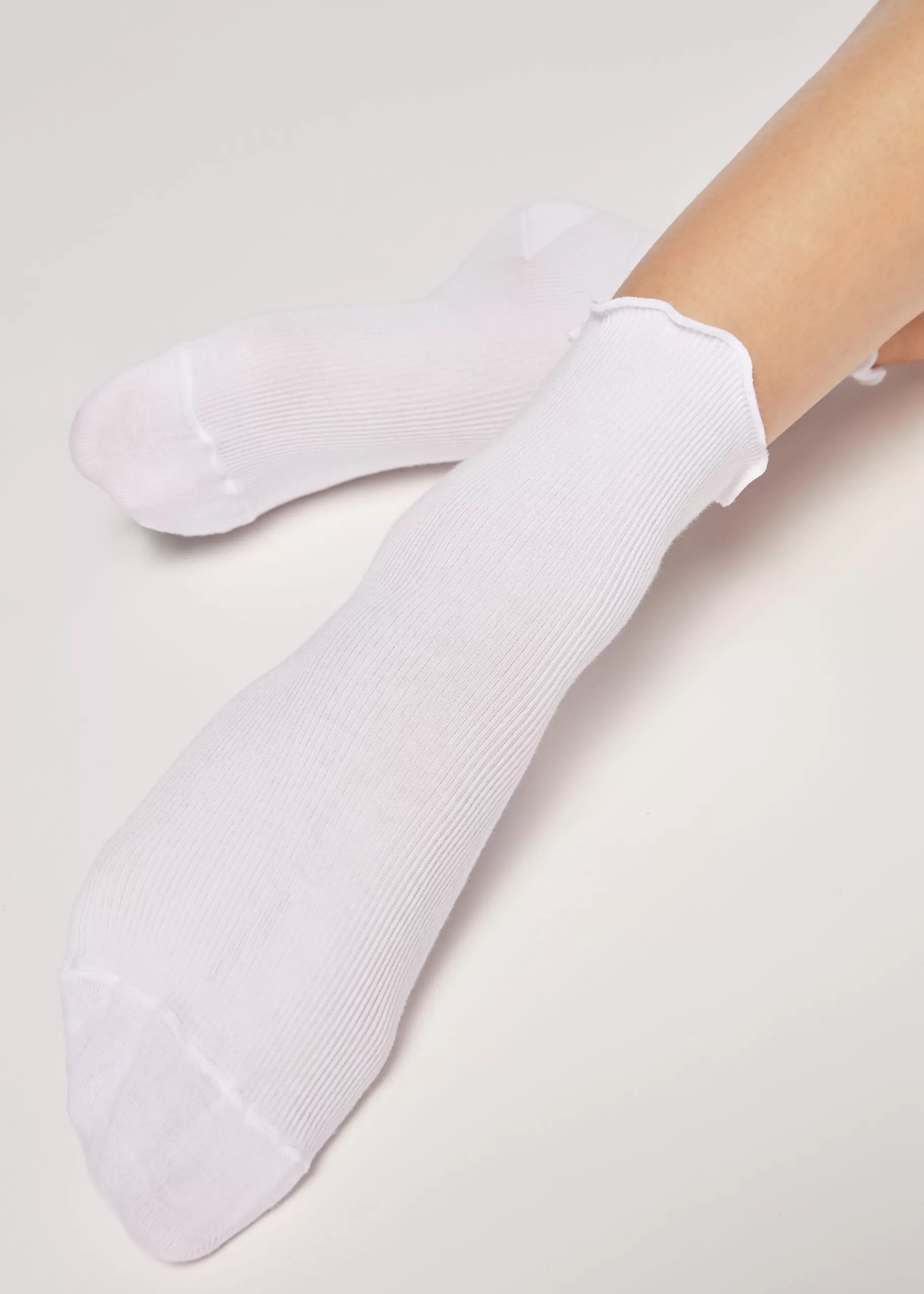 New Ribbed Short Socks With Romantic Trim Women Short Socks