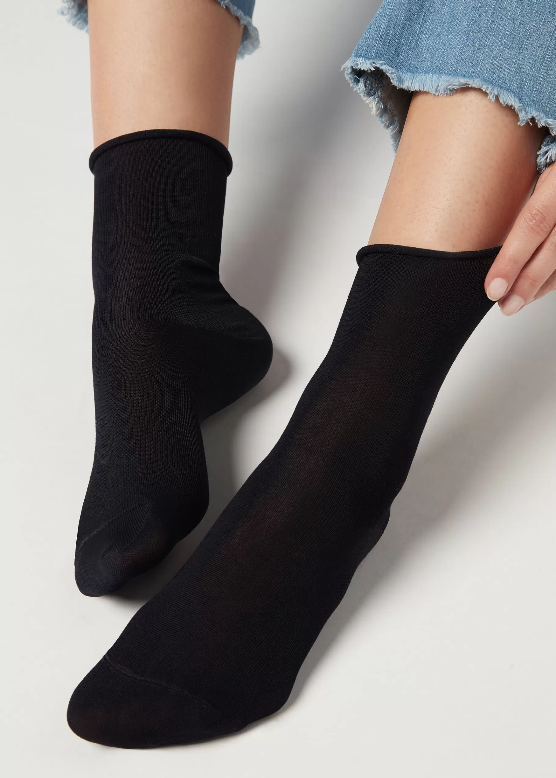 Store Short Lisle Socks With Raw Cut Cuffs Women Short Socks