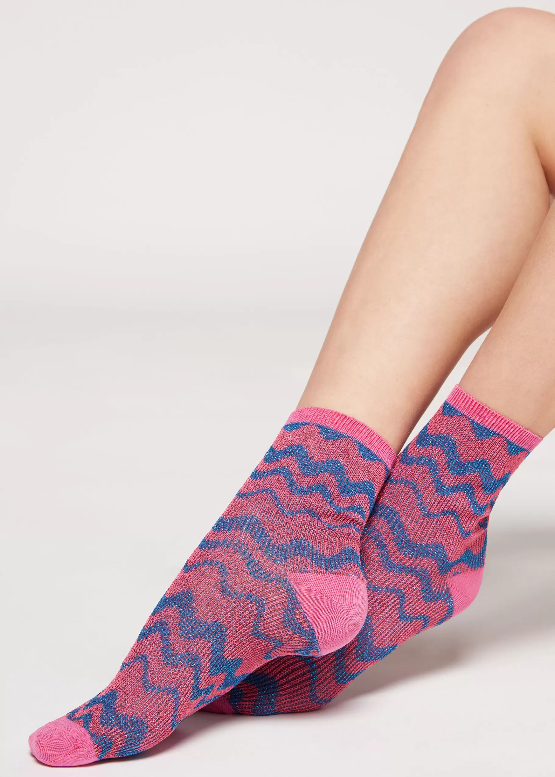 Shop Wave Motif Short Socks With Glitter Women Short Socks